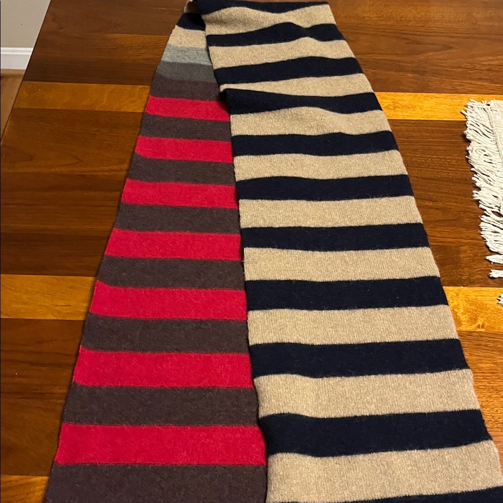Barneys New York Striped Scarf in Beige, Navy & Red, new! Super soft - Picture 5 of 14